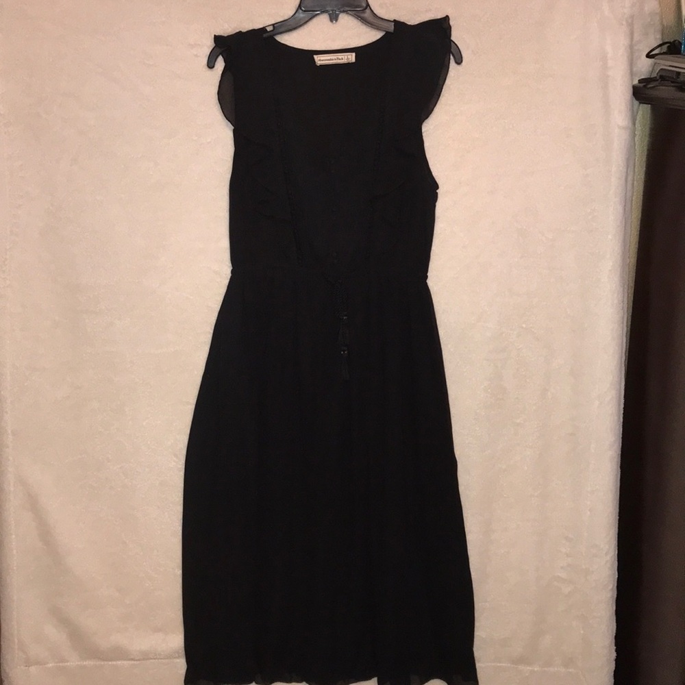 Beautiful Abercrombie black ruffled midi dress